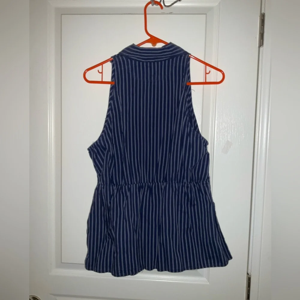 Top - Picture 4 of 4